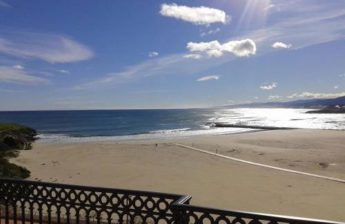 Tres dormitorios con magníficas vistas al mar - Foto 1