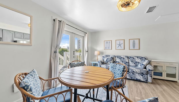 Moonraker 15 - Foto 3, Servicio de comidas en la habitación