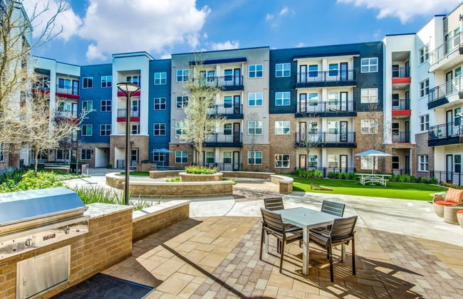 Airy 1BR King Suite Close to Downtown w Fast Wifi - Foto 5