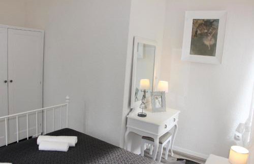 Old school apartment - Photo 24