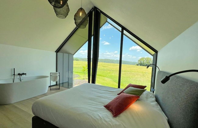 Amazing Lodge With Shared Pool - Photo 4