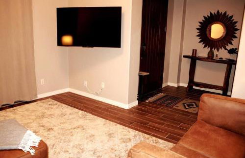 Phoenix Home with heated pool, desert views & hot tub - Foto 26