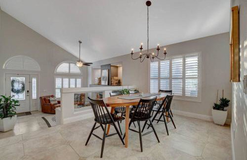 Beautiful 5BR w/King Beds, Pool & Hot Tub, Games - Photo 22