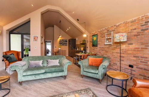 The Warehouse with Free Parking - Foto 4