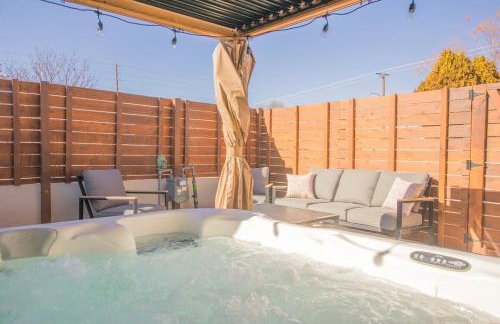 Terracotta Suite at ArnoTriplex! Hot Tub-Close to Downtown-Pet Friendly-No Pet Fee! - Foto 33