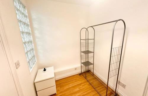 Flat-By Lewisham Train Station - Foto 2