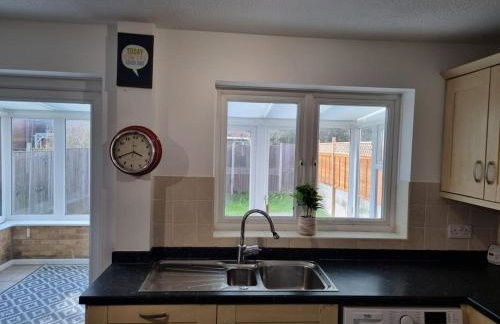 Charming 3Bed House in Strood - Foto 21