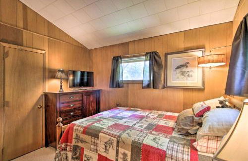 Year-Round Waterfront Getaway Lake Access and Dock! - Foto 14