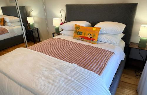 Echo Lake view condo - newly renovated - centrally located - Photo 20