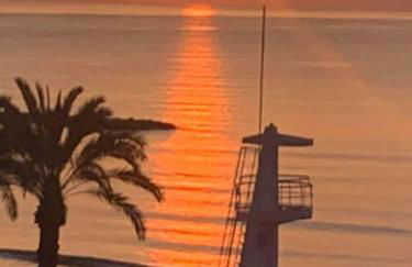 Stunning Sea View - Photo 8