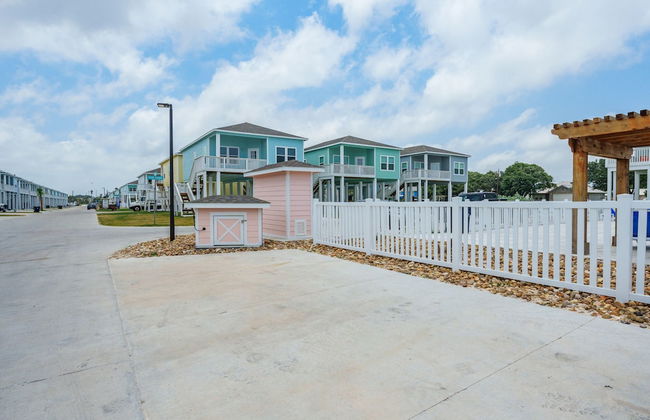 Pelican's Perch by Miss Kitty’s - Photo 10