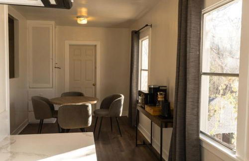 Yosemite Cottage Retreat- Half Block to Downtown - Foto 18