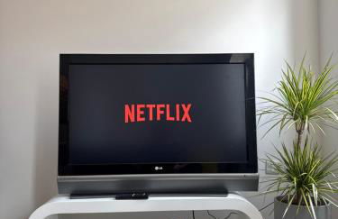 Brand-new flat, King Bed, Sofa Bed with full kitchen, Wi-Fi, self check-in Central location near everything - Foto 3