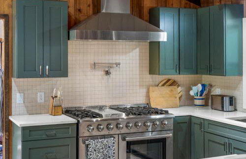 Glenwood Springs Mountain Getaway with Hot Tub and Riverfront - Foto 14