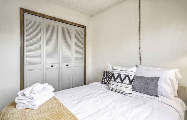 4BR Central Location & Near Parks! - Photo 4