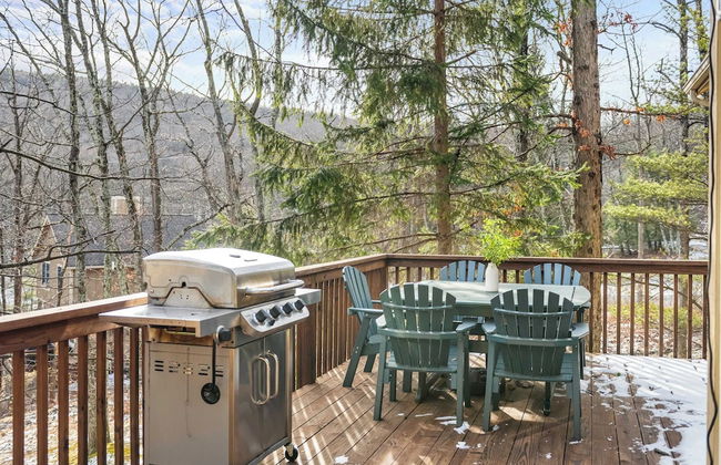 Mountain Escape With Game Room, Balcony & Stunning Views in the Poconos Christina - Foto 4