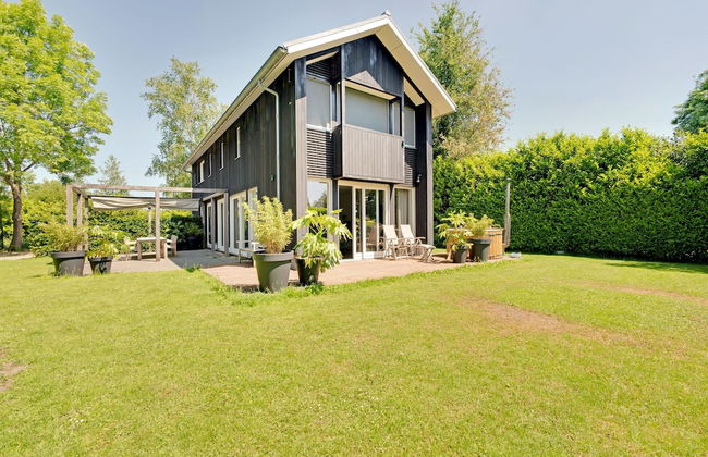 Family House in Grou Near Water Sports - Foto 29