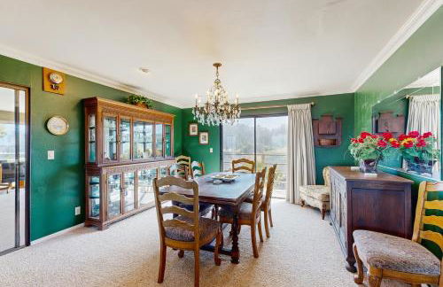 Oceanfront Home - Stunning Views & Private Hot Tub - Foto 8