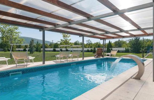 4 Bedroom Stunning Home In Neoric - Foto 1