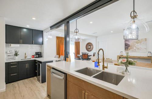 Oak Forest Retreat Sleeps 13 Near Heights - Foto 20