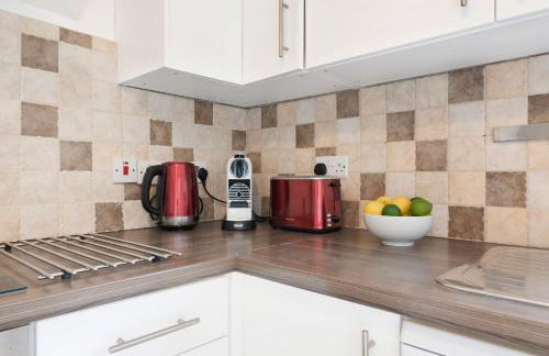 Peaceful Crouch Hill Flat by MoreThanStays - Foto 24