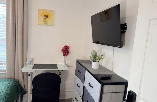 Modern Private Share Bedroom Bus stop to NYC - Foto 16