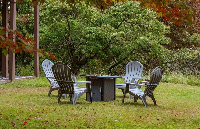 Emerald Bluff by Avantstay Lake Views Deck Fire Pit Game Room - Photo 52