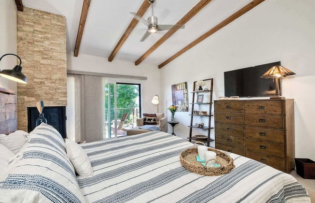 Fresh & Modern 3 BDR Just Blocks From Beach! - Photo 4