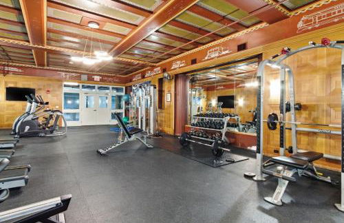 Luxury Downtown Cityview Suite Skywalk Access and Free Garage Parking - Foto 24