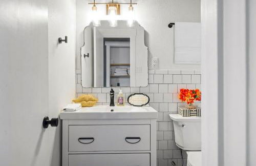 San Marcos 5BR Retreat with Pool Near TXST - Foto 53