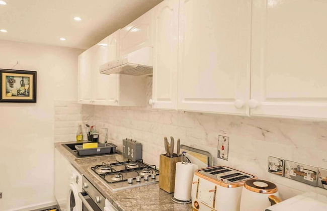 London - Flat - Garden Access - Sleeps 3 - Parking - Photo 7