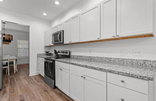 Grandma's Farm on 6 acres with Lighted Barn and River Access - Foto 47