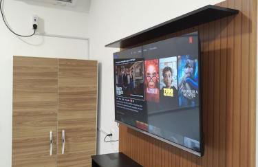 Studio Bem localizado, WIFI Rápido, Ar Condicionado e Estacionamento 1 - Photo 2