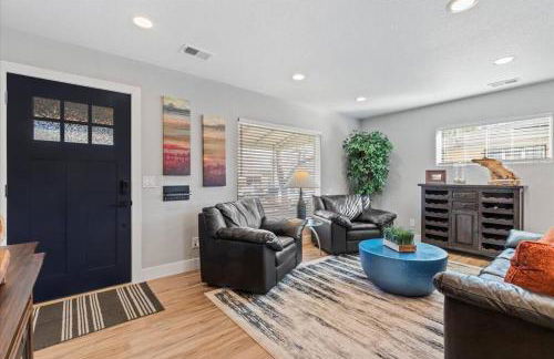 Whole House Relaxing Oasis by Fitzsimmons Campus - Photo 2