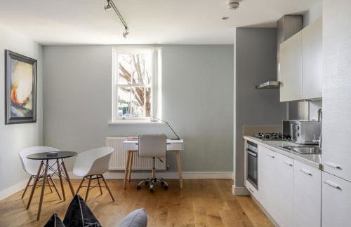 Luxurious Private One Bedroom Apartment with Sky TV, Movies & Netflix - Foto 10