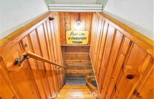 Tahanan - Cozy 4BD Near Downtown & UND - Gameroom - Foto 37