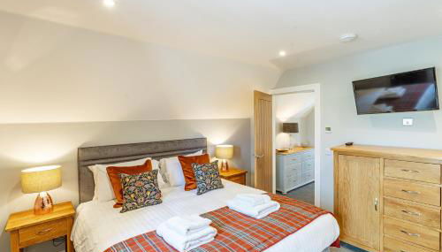 Monarch Lodge 14 with Hot Tub - Foto 5, towels, wardrobe