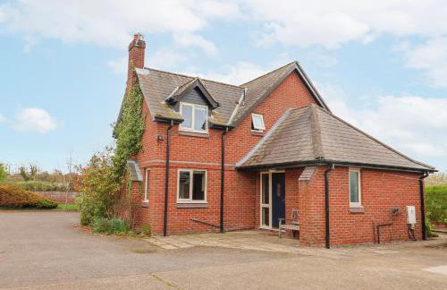 Manor Wood - Photo 1