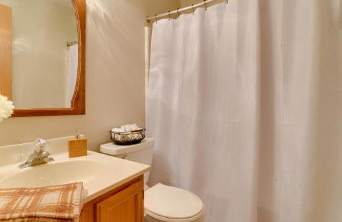 Charming Hidden Valley Resort Home Walk to Slopes - Foto 29