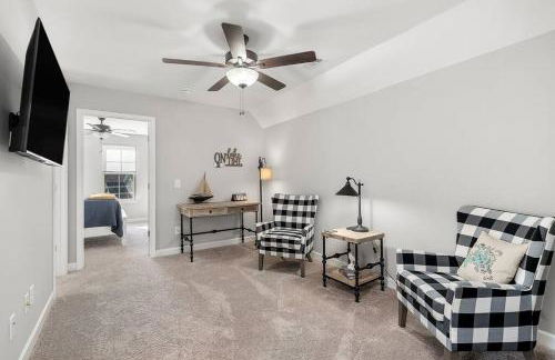 Beautiful Home with Lake and Marina Access, Firepit, Golf Cart Included - Foto 14