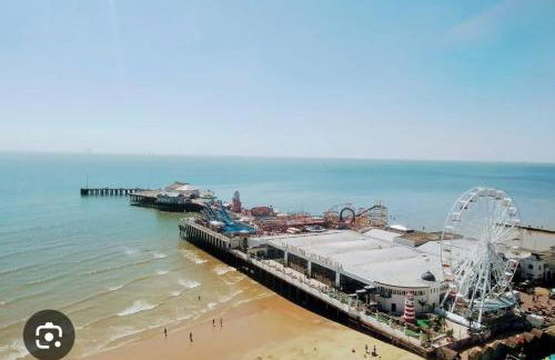 The Pink Lady with games table - Foto 40