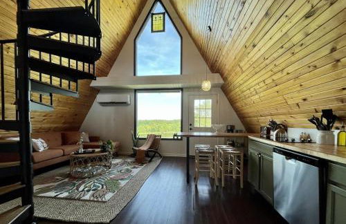 Scenic 2BR A-Frame w Hot Tub & Views - Foto 7