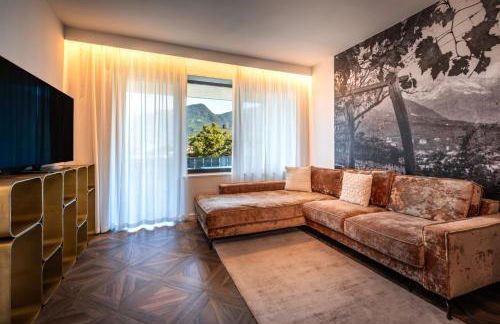 goldfinger + suites - Photo 39