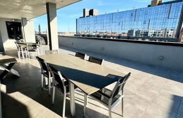 Peaceful Quiet Spacious New Modern Penthouse 3-Bedroom Apartment with a Balcony - Foto 25
