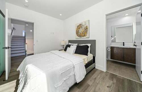 7 BR double house with parking and a backyard in LA - Foto 20
