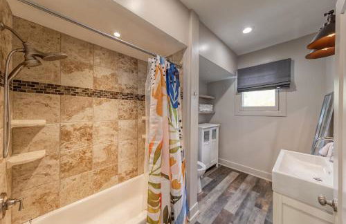 3 Bedroom Greek Revival Cottage Walk to Big House - Foto 24