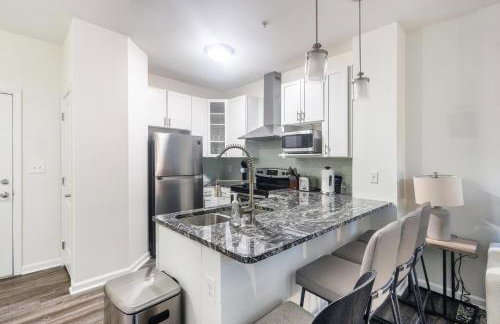 Landing Stylish 2BD Gym Clubhouse - Photo 19