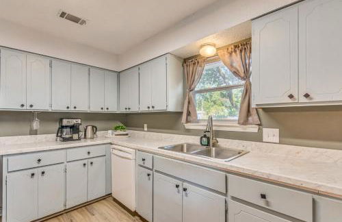 Cottage Vibes in Shalimar! Pet-Friendly Townhome - Foto 12