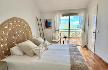 Casa con terraza y piscina en Pasito Blanco, cerca de Maspalomas - Foto 1