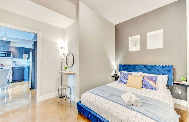 Luxury Condo With City Views Near Stampede Park - Photo 17